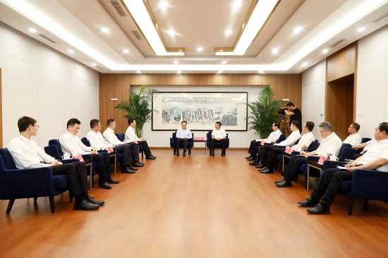 余红辉与辽宁省丹东市委、市政府主要领导座谈